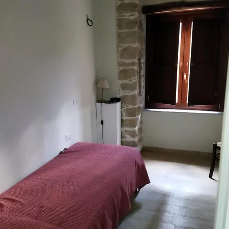 Il Vicolo Dei Tetti Gangi